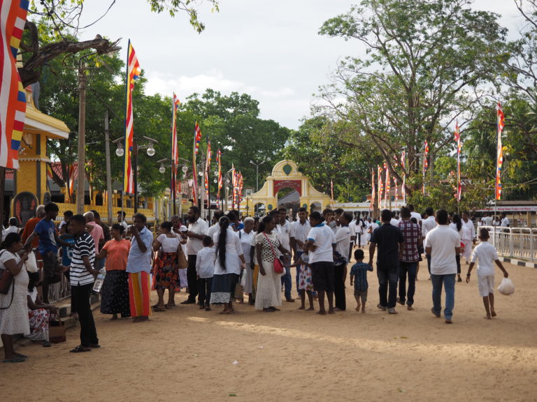 スリーパーダと並ぶ、スリランカ随一の聖地「カタラガマ」は、すごく居心地が良かった。 十夢創家の冒険